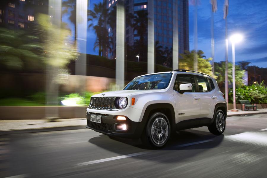  Jeep Renegade Longitude 2015 года  (BR) (фото 10 из 29)